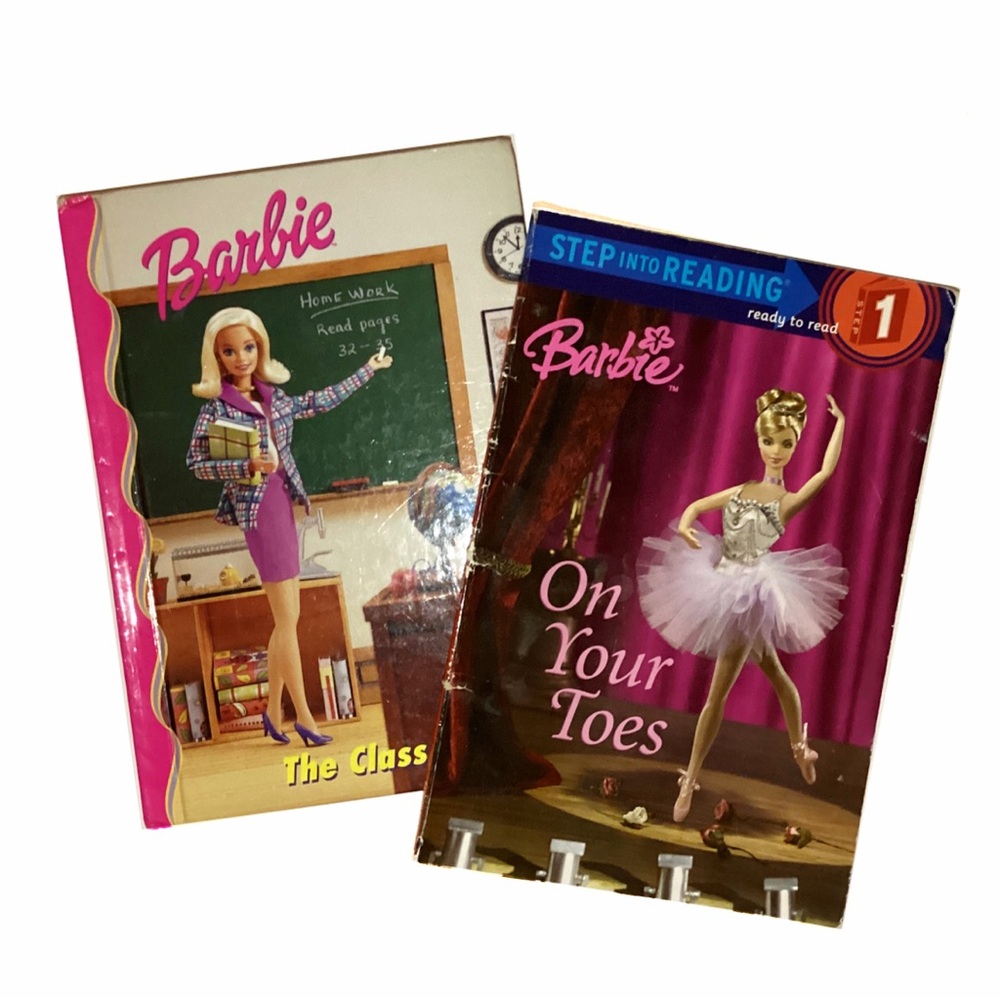 4/$15 🌻 Bundle of 2 Barbie Children’s Books